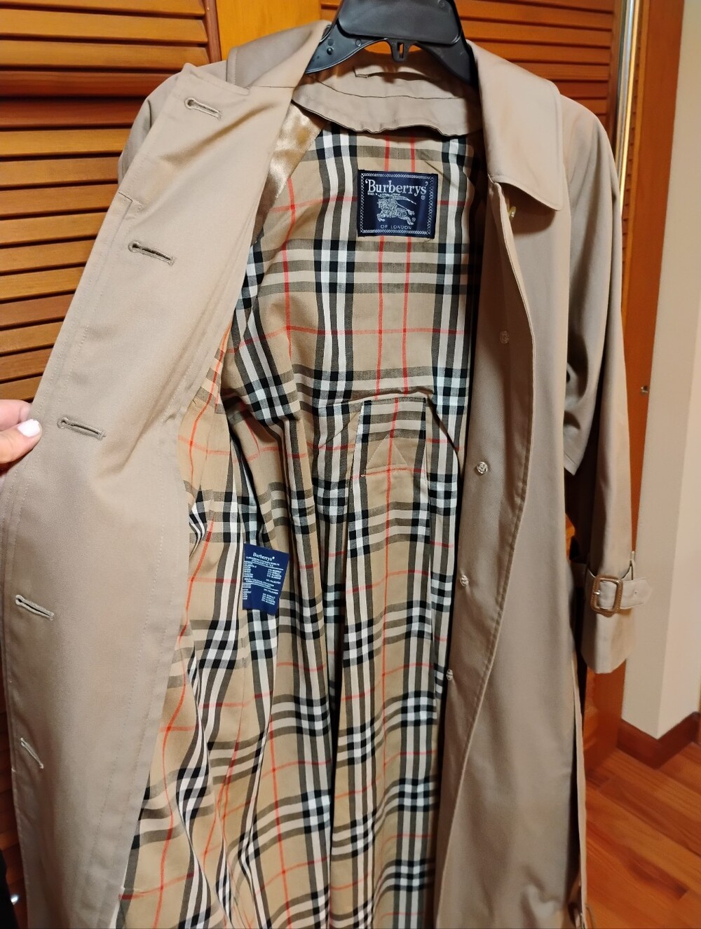 Vintage Burberry Tan Single-Breasted Trench Coat - Picture 3 of 12